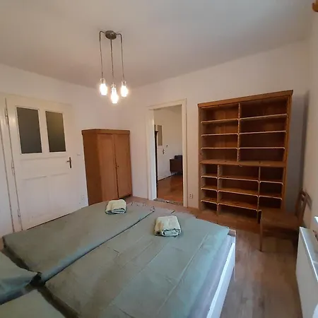 Nad Náměstím