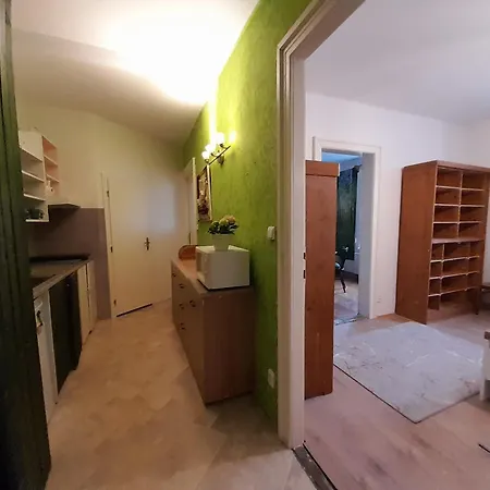 Nad Náměstím