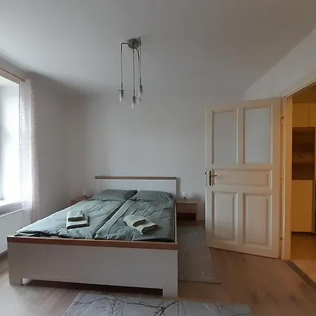 Nad Náměstím