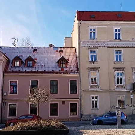 Nad Náměstím *