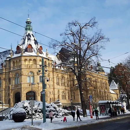 Nad Náměstím *